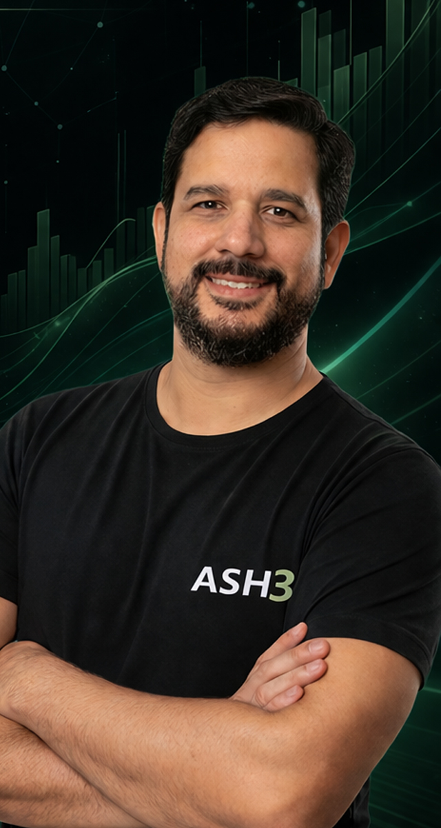 Professor Marcos Freixo com camisa da ASH3