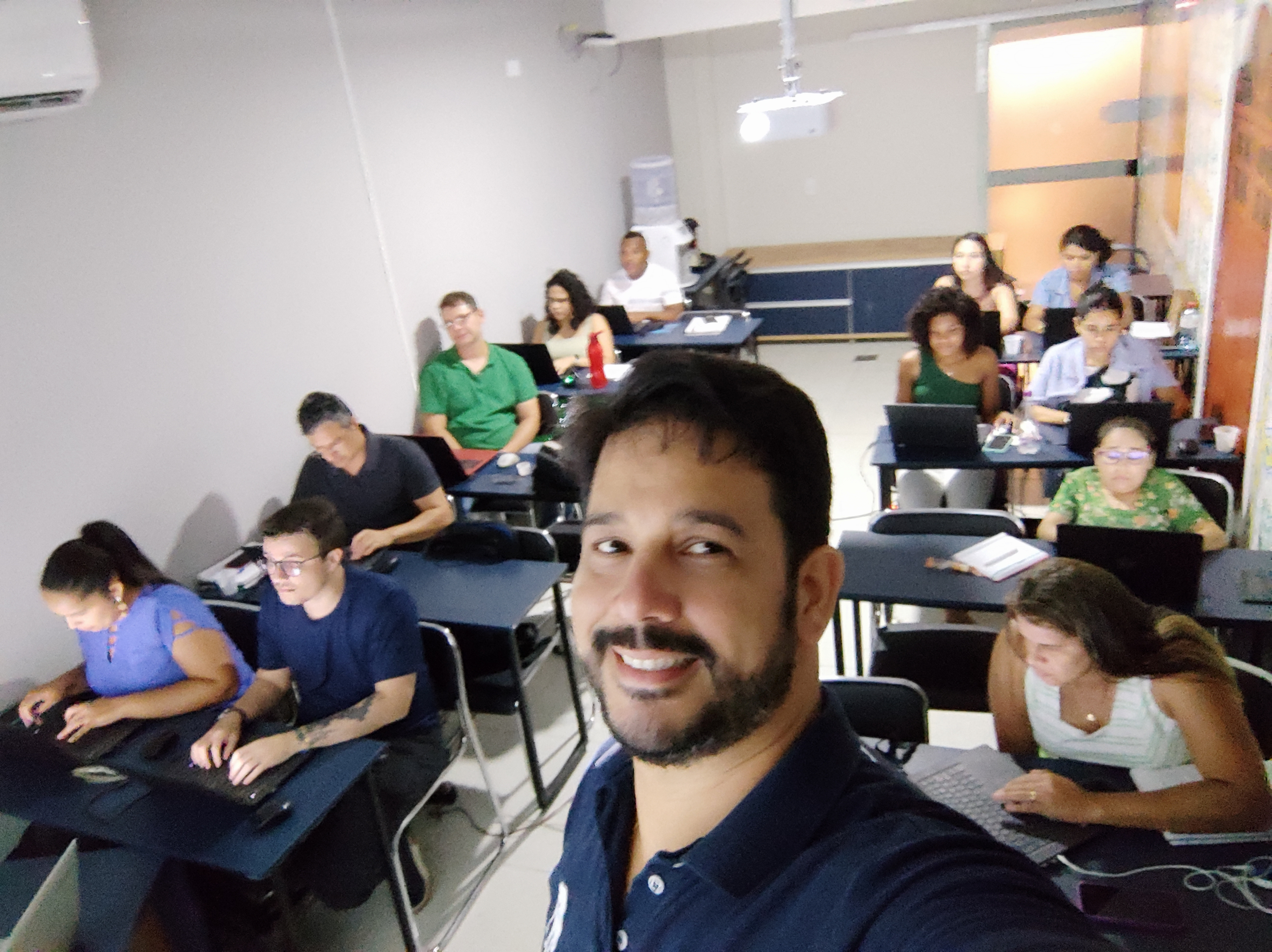 Turma da ASH3 em aula